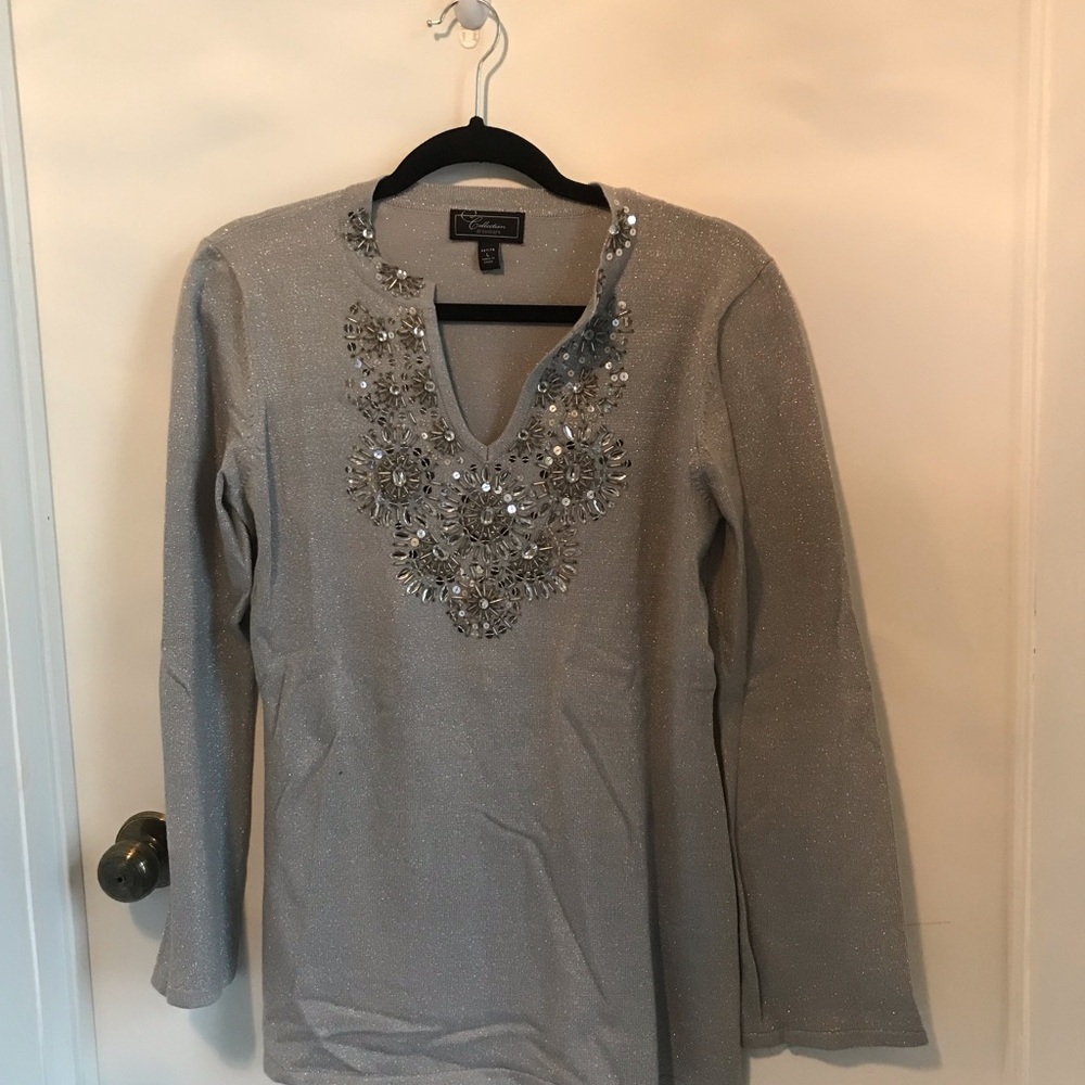 Dressbarn Gray Tunic Top with Elegant Design